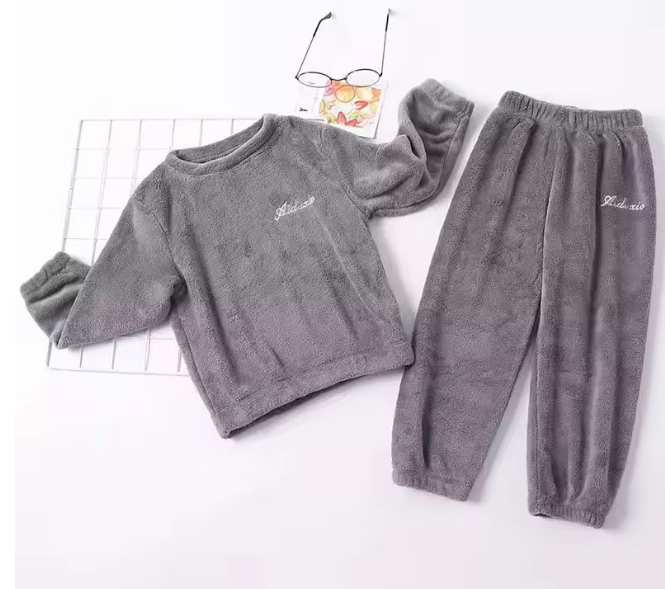 Conjunto pijama para niños color alzar